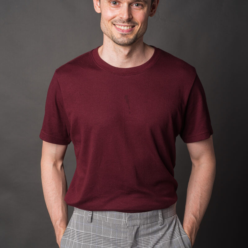 Simple Maroon T-Shirt – Unisex